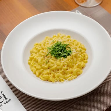 MAC & CHEESE