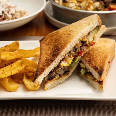 STEAK SANDWICH