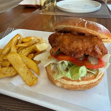 CHICKEN BURGER