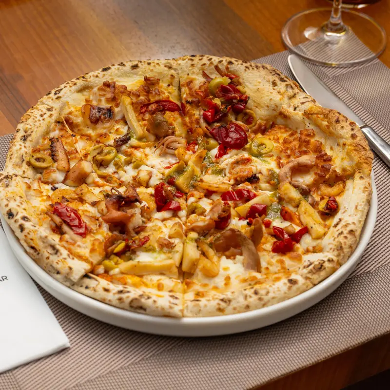 PIZZAS & PASTAS